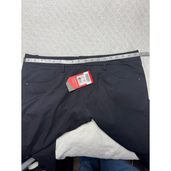 NWT CCM Black Hockey Chino Travel Pants Size 36/34 - Picture 3 of 5